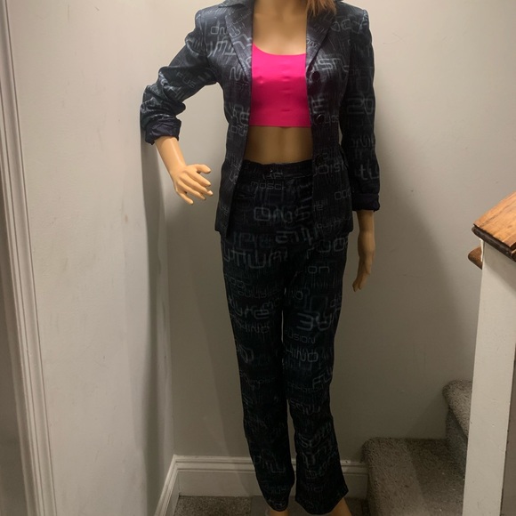 Ladies 2 piece Vintage Moschino Set - Picture 6 of 15